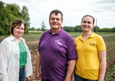 AGRO SKATS VIESOJAS PIE DĀRZEŅU AUDZĒTĀJIEM: ZS «BRAČAS»