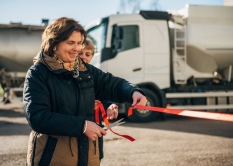 Saldus servisa centra lopbarības ražotne sāk jaunu posmu